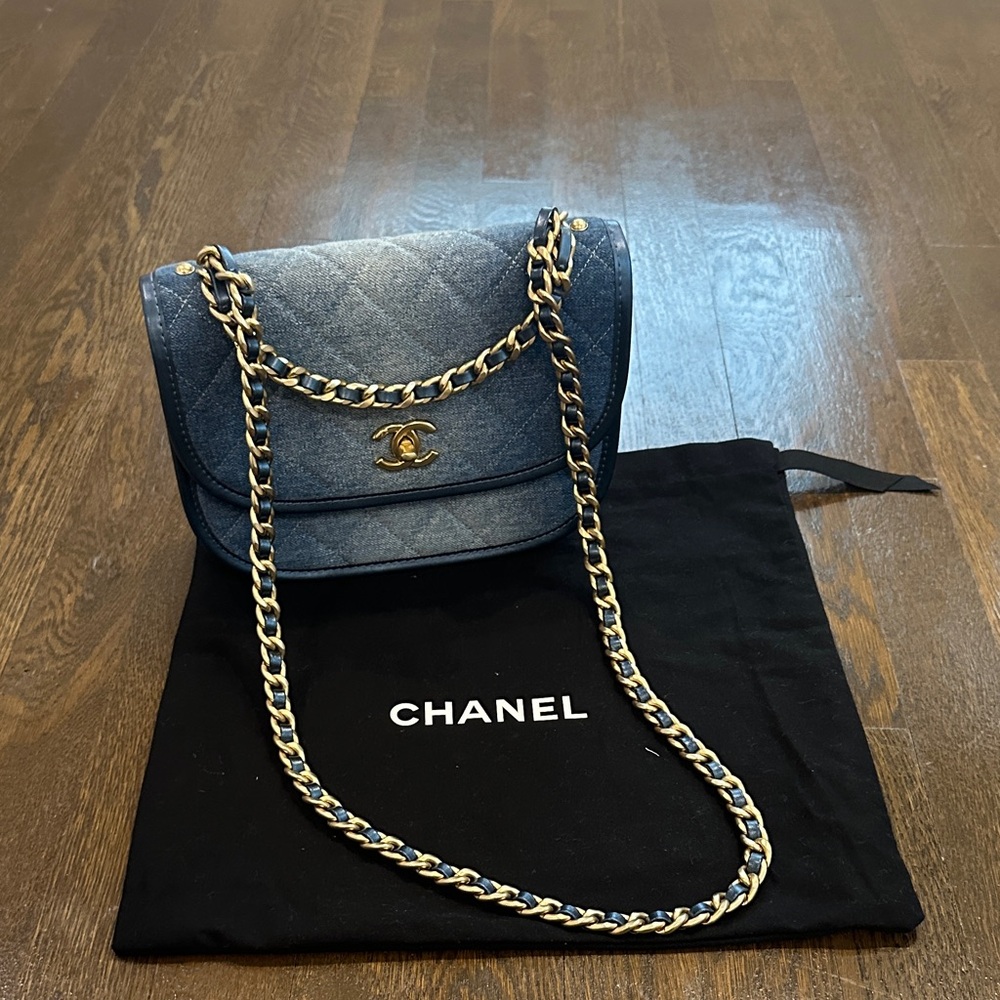 Ombré denim quilted bag